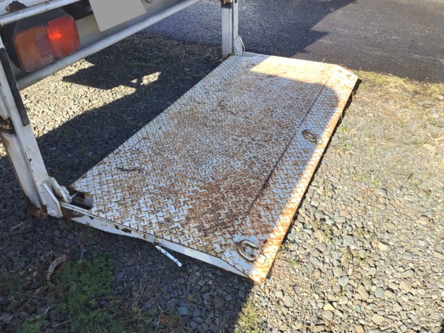 日野レンジャー平ボディ中型（4t）[写真14]