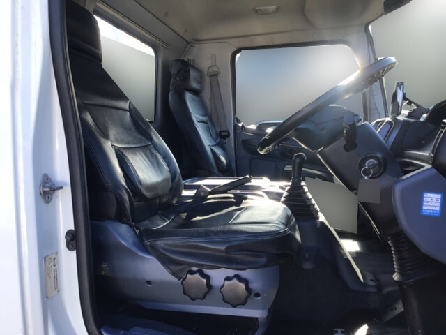 日野レンジャー平ボディ中型（4t）[写真33]