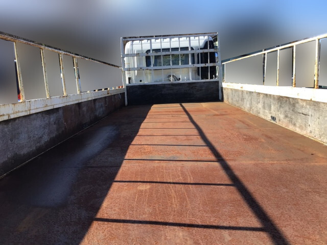 日野レンジャー平ボディ中型（4t）[写真07]