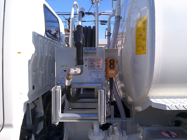 日野デュトロタンク車（タンクローリー）小型（2t・3t）[写真11]