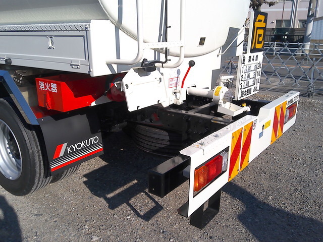 日野デュトロタンク車（タンクローリー）小型（2t・3t）[写真15]