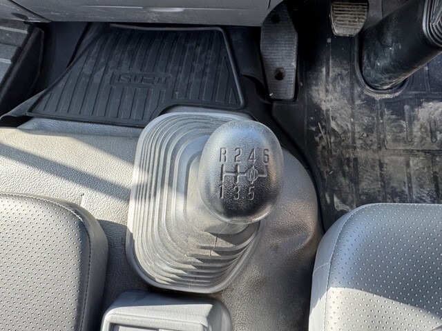 いすゞフォワードクレーン4段中型（4t）[写真07]