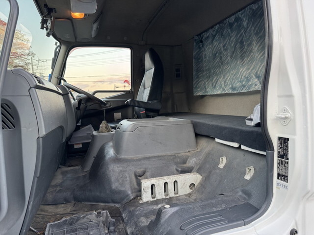 三菱ふそうファイターミキサー車（コンクリートミキサー）増トン（6t・8t）[写真11]