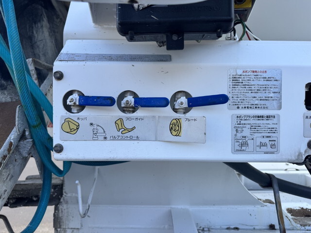 三菱ふそうファイターミキサー車（コンクリートミキサー）増トン（6t・8t）[写真19]