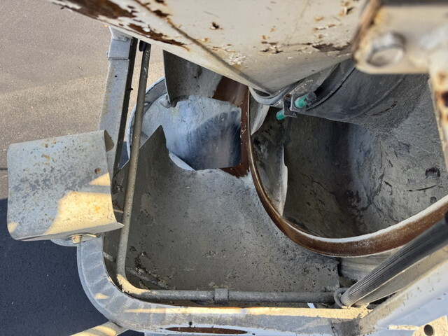 三菱ふそうファイターミキサー車（コンクリートミキサー）増トン（6t・8t）[写真23]