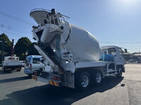 三菱ふそうファイターミキサー車（コンクリートミキサー）増トン（6t・8t）[写真02]