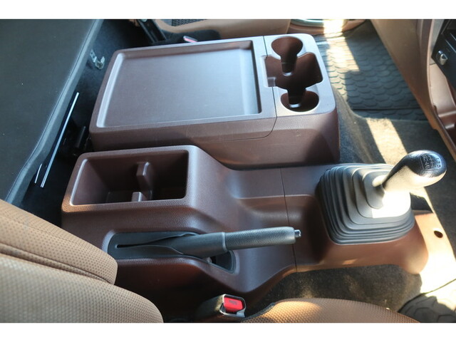 日野レンジャーアルミウイング中型（4t）[写真36]