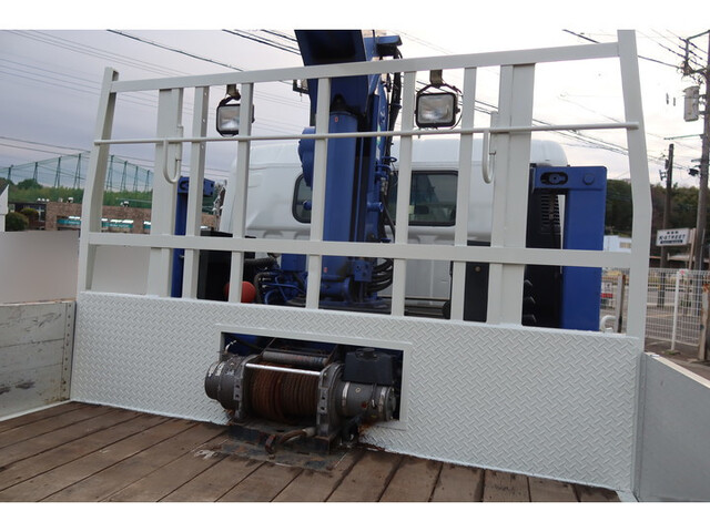 三菱ふそうキャンターセルフクレーン3段小型（2t・3t）[写真10]