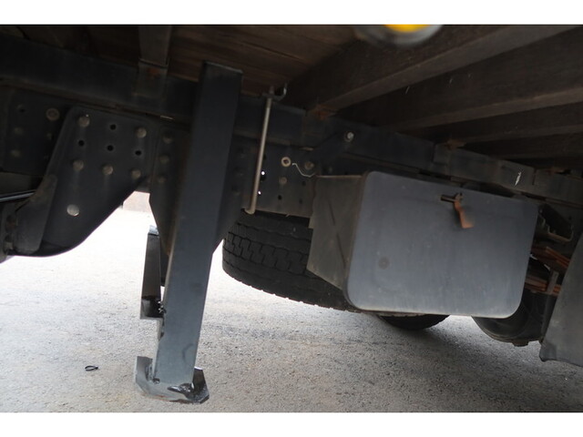 三菱ふそうキャンターセルフクレーン3段小型（2t・3t）[写真11]