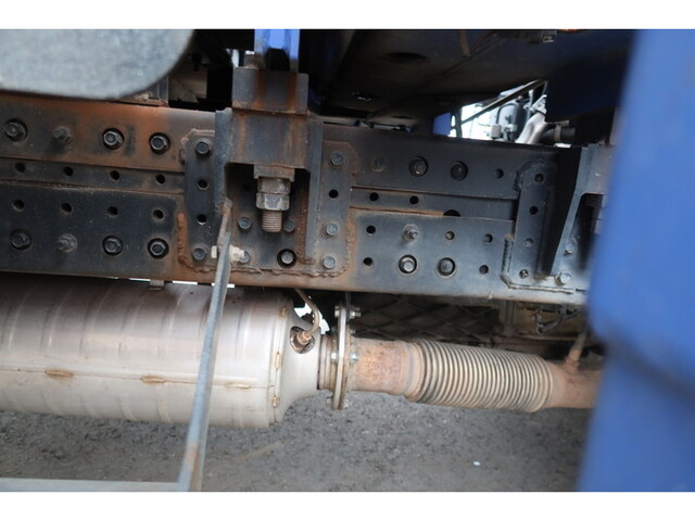 三菱ふそうキャンターセルフクレーン3段小型（2t・3t）[写真14]