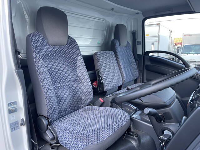 いすゞエルフ幌車小型（2t・3t）[写真28]