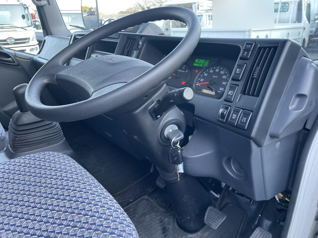 いすゞエルフ幌車小型（2t・3t）[写真29]