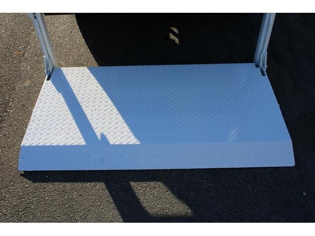 いすゞエルフ平ボディ小型（2t・3t）[写真18]