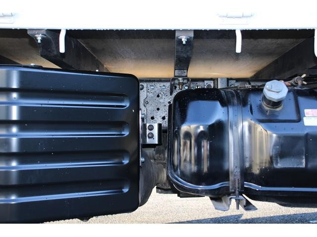 いすゞエルフ平ボディ小型（2t・3t）[写真26]