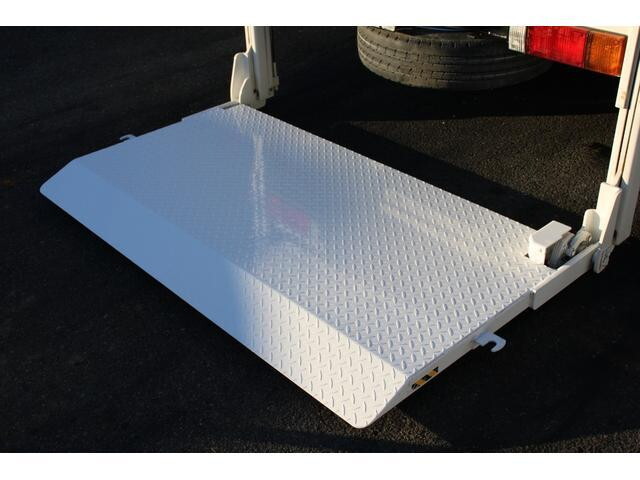 日産アトラス平ボディ小型（2t・3t）[写真17]