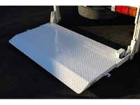 日産アトラス平ボディ小型（2t・3t）[写真18]