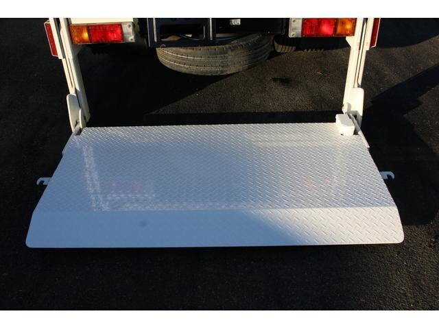 日産アトラス平ボディ小型（2t・3t）[写真18]