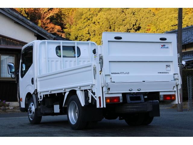 日産アトラス平ボディ小型（2t・3t）[写真02]