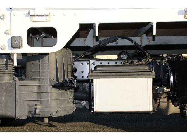 日産アトラス平ボディ小型（2t・3t）[写真23]