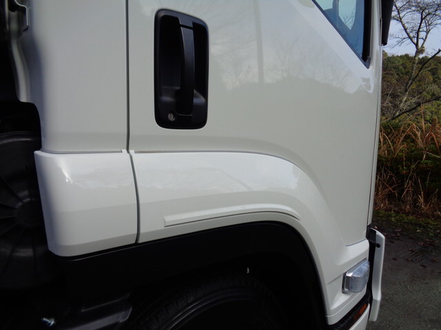 いすゞフォワードコンテナ専用車中型（4t）[写真10]