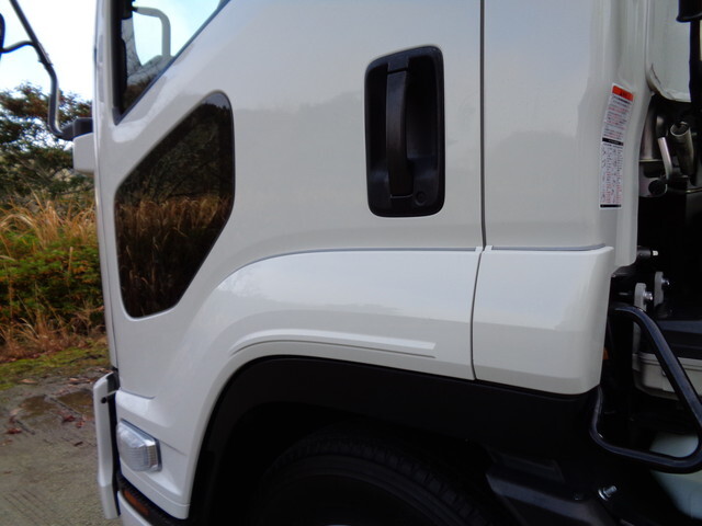 いすゞフォワードコンテナ専用車中型（4t）[写真11]