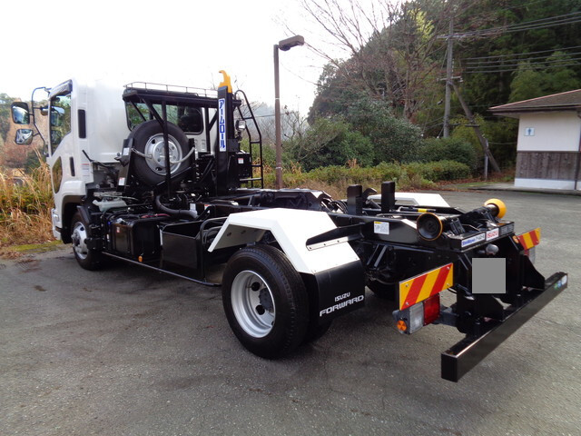 いすゞフォワードコンテナ専用車中型（4t）[写真02]