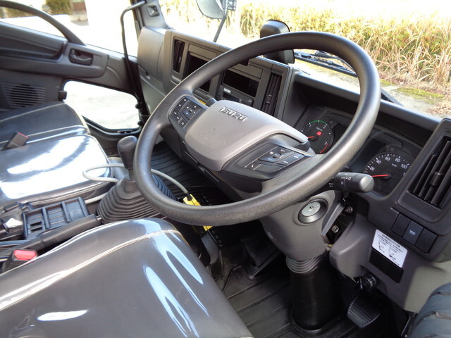 いすゞフォワードコンテナ専用車中型（4t）[写真22]