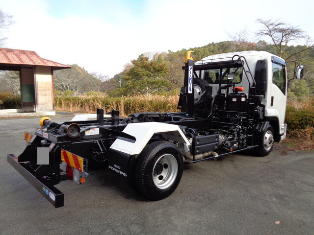 いすゞフォワードコンテナ専用車中型（4t）[写真03]