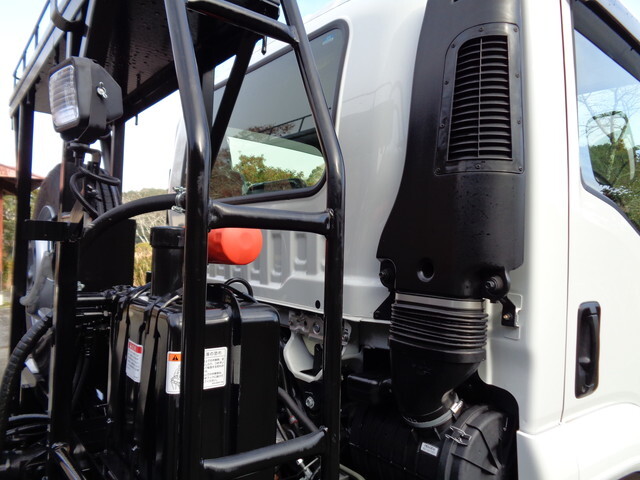 いすゞフォワードコンテナ専用車中型（4t）[写真08]