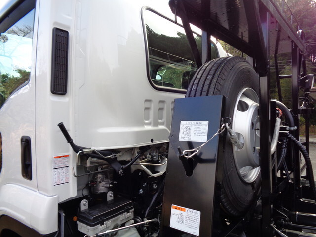 いすゞフォワードコンテナ専用車中型（4t）[写真09]