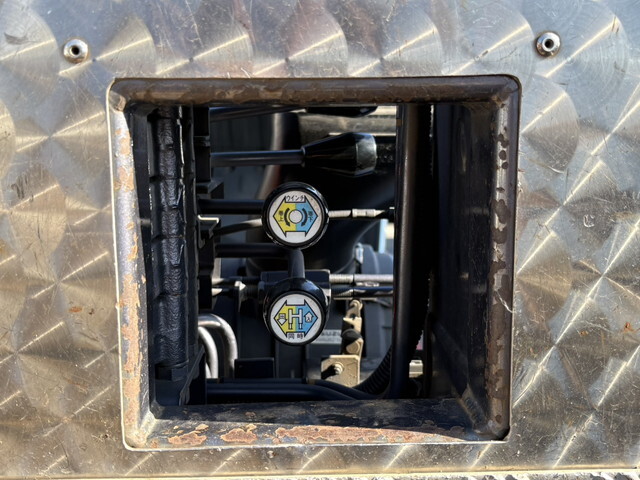 いすゞフォワードセルフローダー増トン（6t・8t）[写真12]