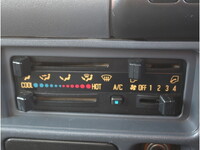 いすゞエルフダンプ小型（2t・3t）[写真38]