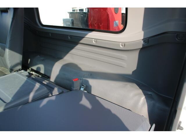 いすゞフォワードクレーン4段中型（4t）[写真37]