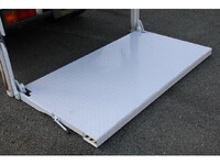 三菱ふそうキャンター平ボディ小型（2t・3t）[写真16]