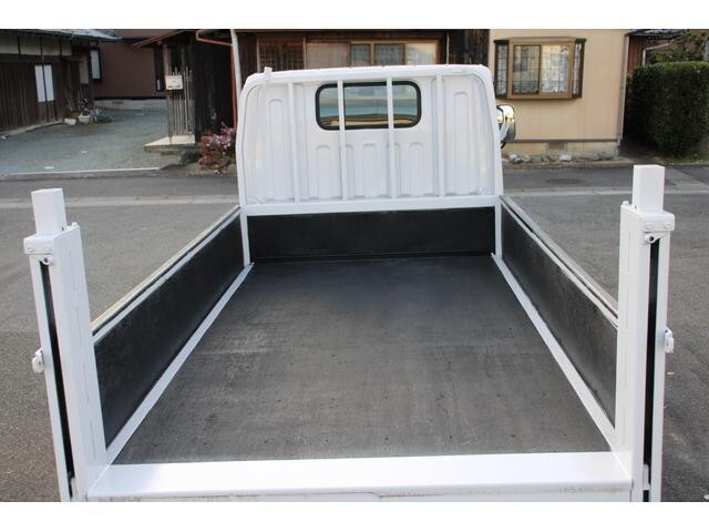 三菱ふそうキャンター平ボディ小型（2t・3t）[写真17]