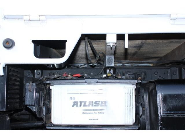 三菱ふそうキャンター平ボディ小型（2t・3t）[写真19]