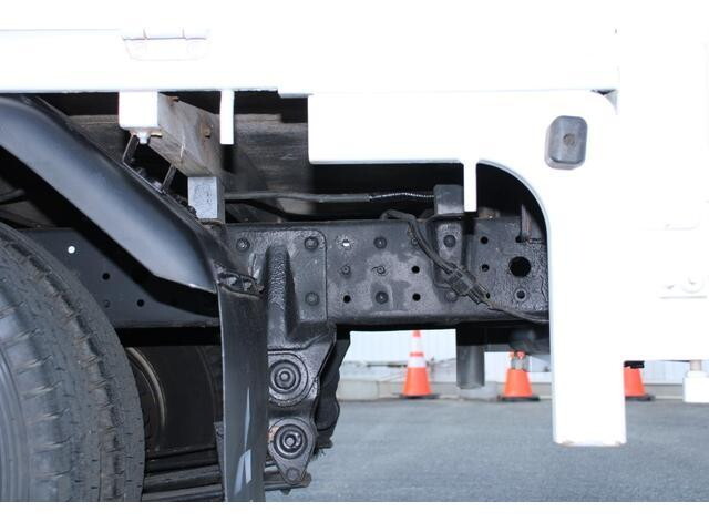 三菱ふそうキャンター平ボディ小型（2t・3t）[写真22]