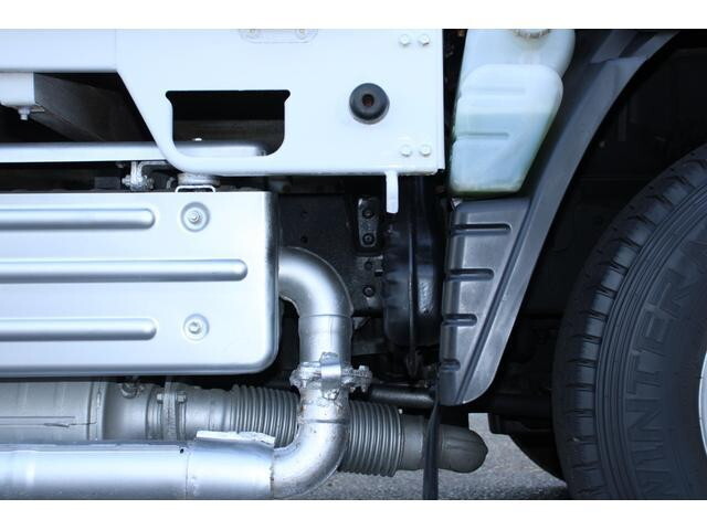 三菱ふそうキャンター平ボディ小型（2t・3t）[写真23]