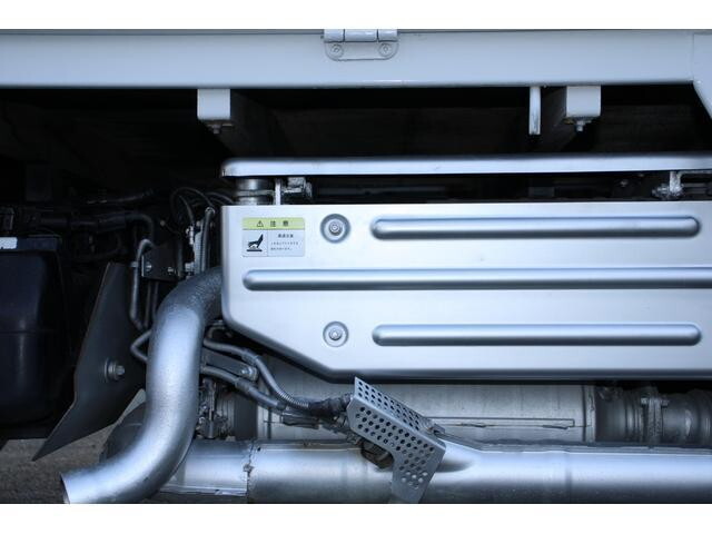 三菱ふそうキャンター平ボディ小型（2t・3t）[写真24]