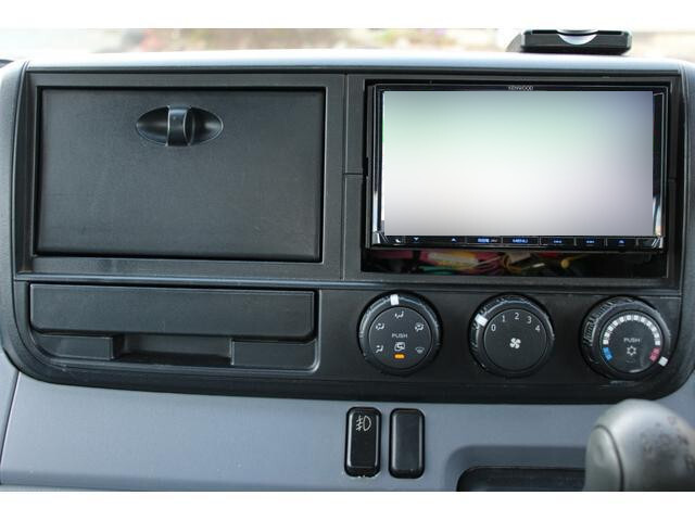 三菱ふそうキャンター平ボディ小型（2t・3t）[写真29]