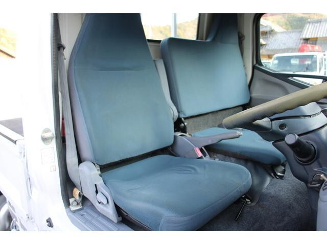 三菱ふそうキャンター平ボディ小型（2t・3t）[写真38]