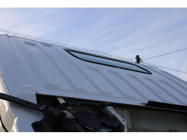 三菱ふそうキャンター平ボディ小型（2t・3t）[写真09]