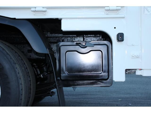 日野デュトロ平ボディ小型（2t・3t）[写真16]