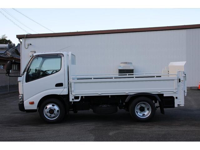 日野デュトロ平ボディ小型（2t・3t）[写真09]