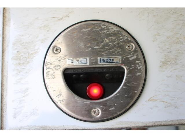 三菱ふそうキャンター冷凍車（冷蔵車）小型（2t・3t）[写真21]