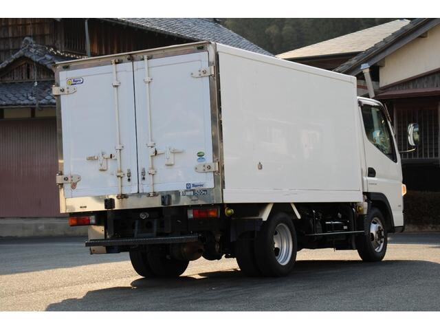 三菱ふそうキャンター冷凍車（冷蔵車）小型（2t・3t）[写真04]