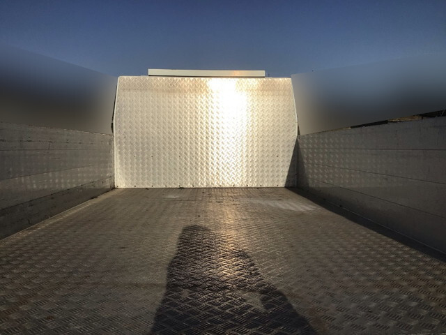 三菱ふそうキャンターアルミブロック小型（2t・3t）[写真12]