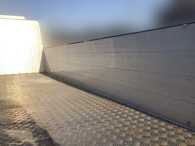 三菱ふそうキャンターアルミブロック小型（2t・3t）[写真14]