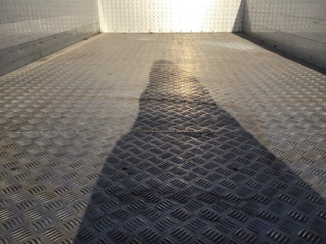 三菱ふそうキャンターアルミブロック小型（2t・3t）[写真15]