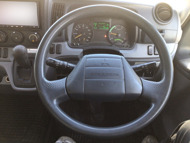 三菱ふそうキャンターアルミブロック小型（2t・3t）[写真33]